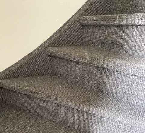 Welcher Klebstoff für Bodenbeläge (Teppich) auf Treppen